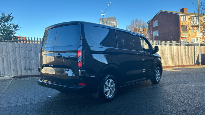 Ford Transit Custom 320 L1 Diesel Fwd 2.0 EcoBlue 150ps H1 Double Cab Van Limited - Image 10